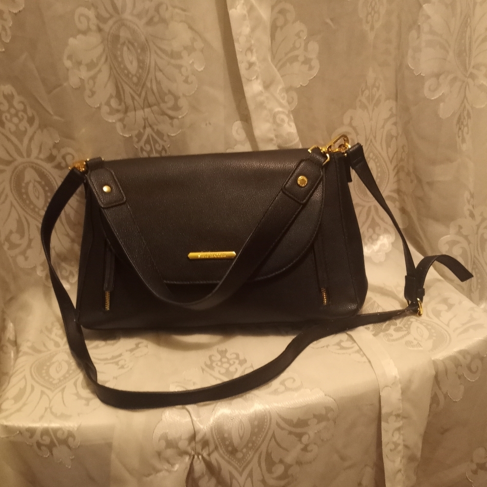 Elegant Black Leather Shoulder Bag